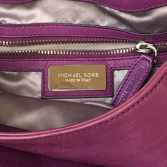 MICHAEL KORS DEEP PURPLE LEATHER SKORPIOS HANDBAG - Picture 4 of 12